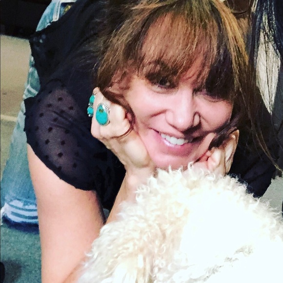 Meet your Posher, Nicole - Picture 1 of 1